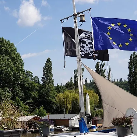 Large Barge, Unique And Atypical, Parking * Praga