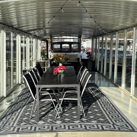 Large Barge, Unique And Atypical, Parking * Praga