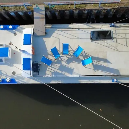 Botel Large Barge, Unique And Atypical, Parking Praga