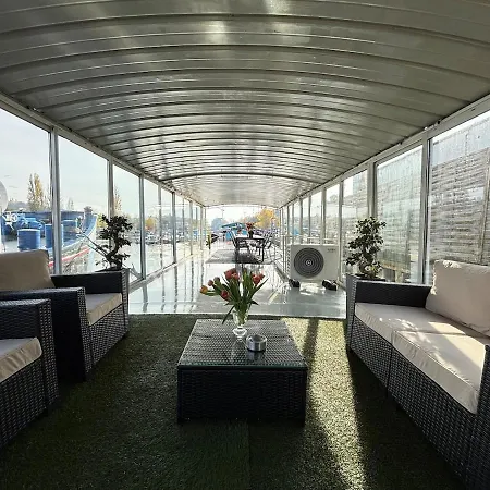 Large Barge, Unique And Atypical, Parking