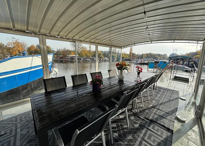 Botel Large Barge, Unique And Atypical, Parking