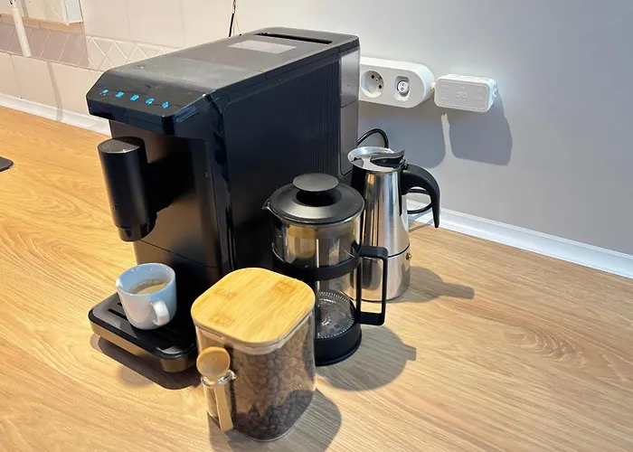 Πλωτό κατάλυμα Large Barge, Unique And Atypical, Parking