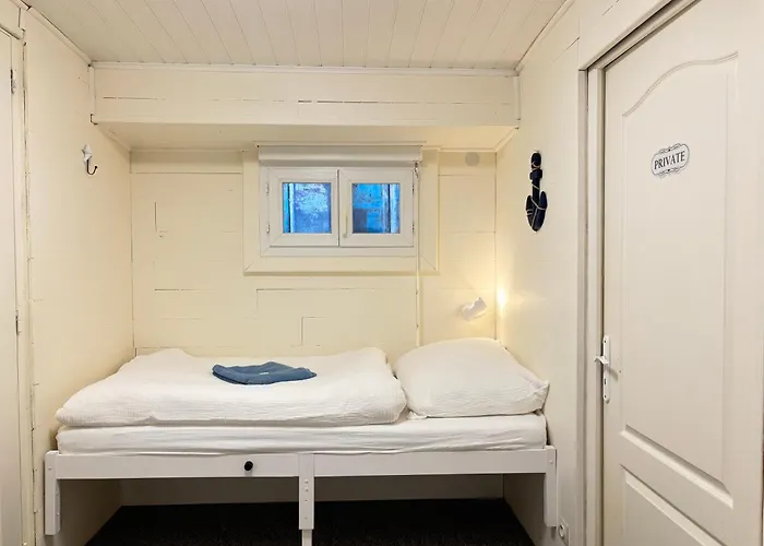 Large Barge, Unique And Atypical, Parking *