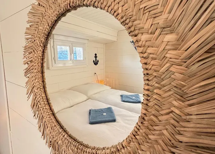 Large Barge, Unique And Atypical, Parking *